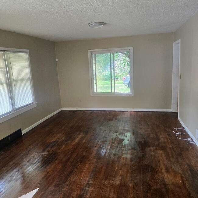 Foto del edificio - 2416 E 53rd St