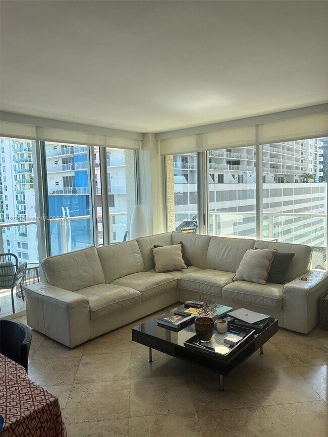 Foto del edificio - 1155 Brickell Bay Dr