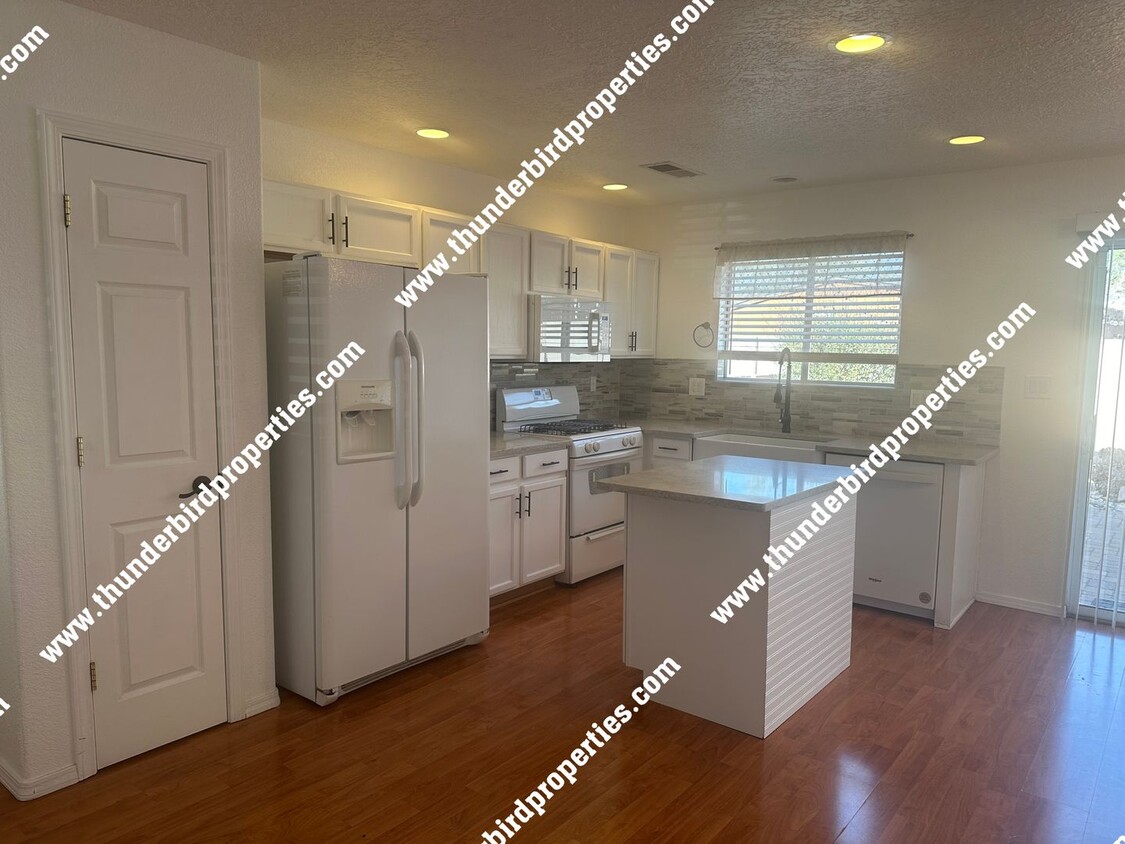 Primary Photo - $500 off first months rent!! Gated communi...
