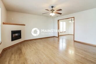 Building Photo - 424 NE Wolf Creek Dr