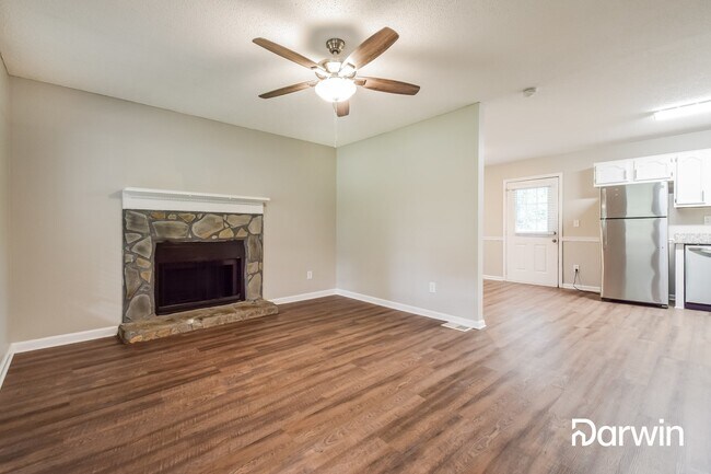 Building Photo - 5784 Macedin Dr, Douglasville, GA 30135