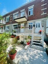 Building Photo - 2560 Rue Tillemont