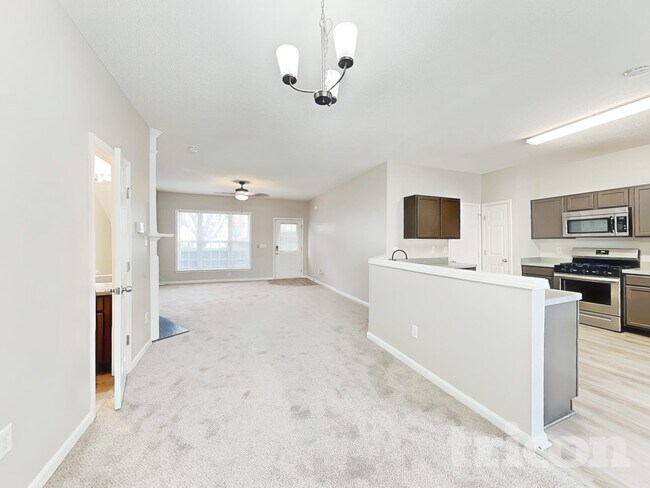 Foto del edificio - 1654 Heyford Cir NW