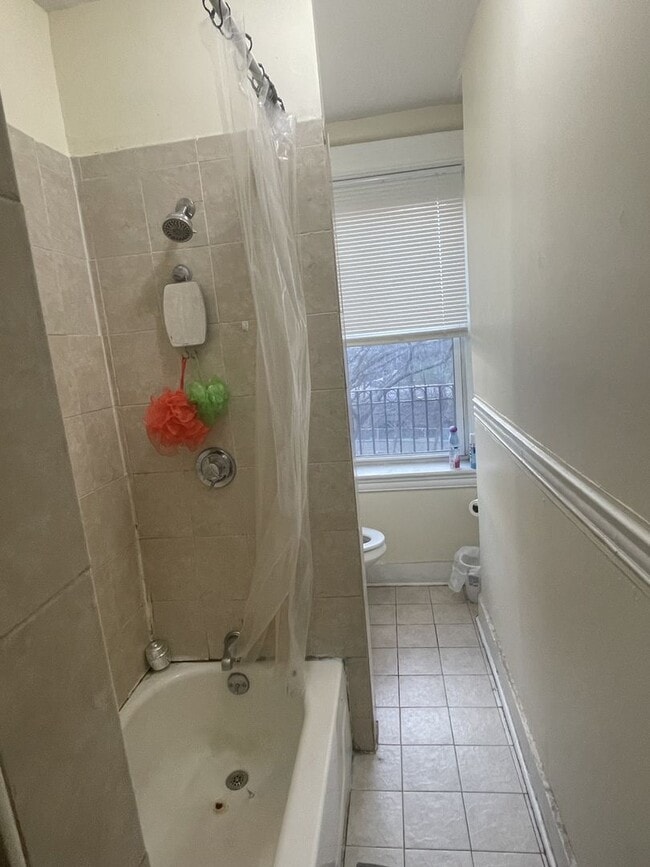 Photo - 2BR 1Bth unit. Heat/Hot Water included. Great location! House