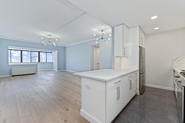 Foto del edificio - 8 Whittier Pl