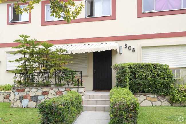 Building Photo - 308 S Doheny Dr