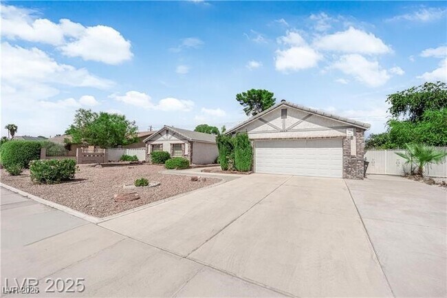 Building Photo - 2004 Canterbury Dr