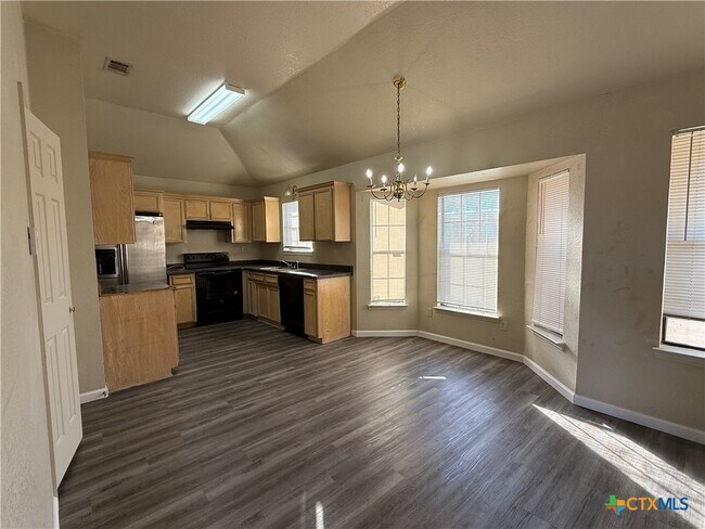 Foto del edificio - 3015 Nancy Jane Dr