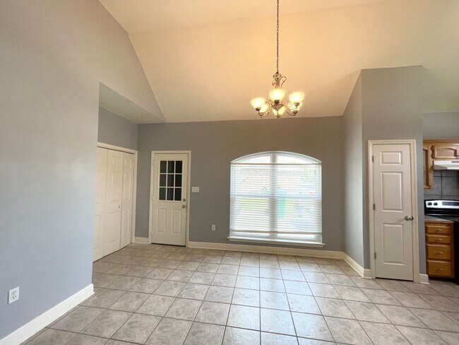 Foto del edificio - 3 Bedroom House In Livingston Parish with ...
