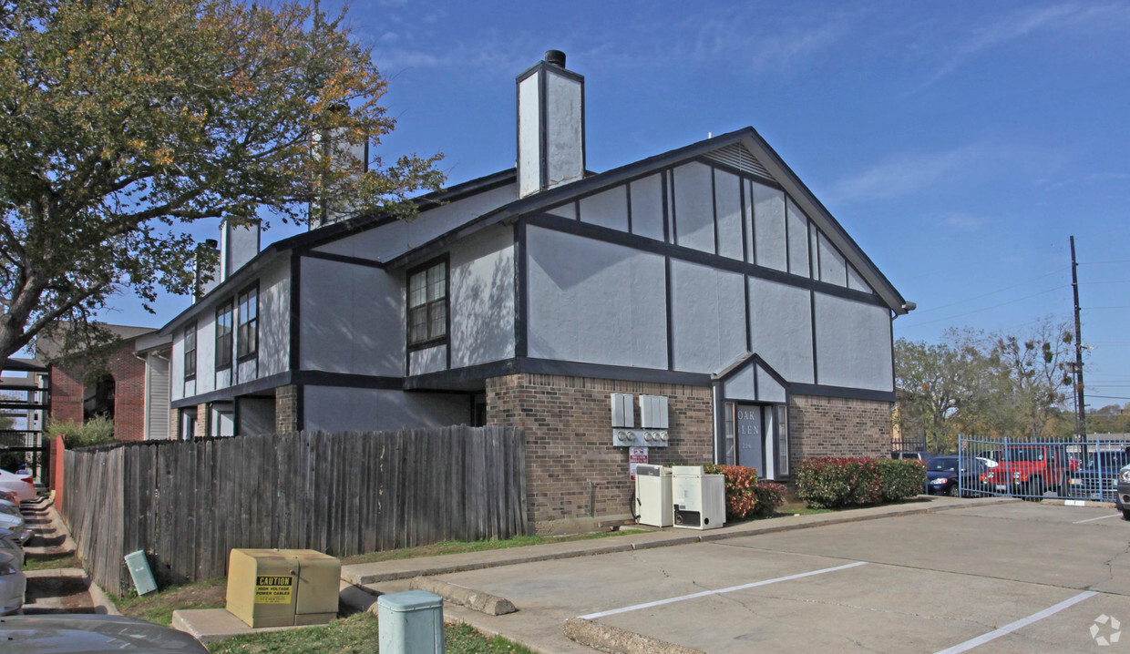 Primary Photo - Oak Glen
