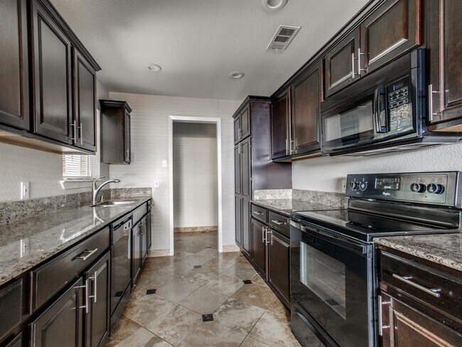 Building Photo - 741 Newberry Dr
