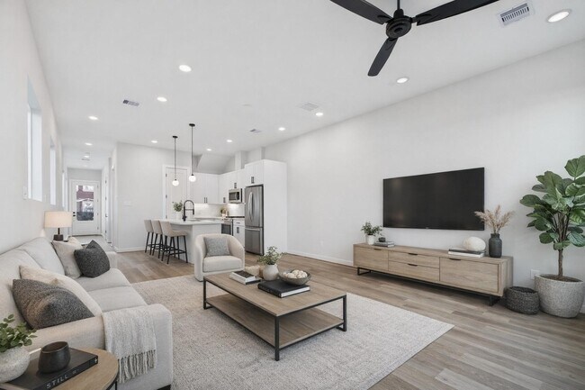 Foto del edificio - 5028 Creekmont Dr