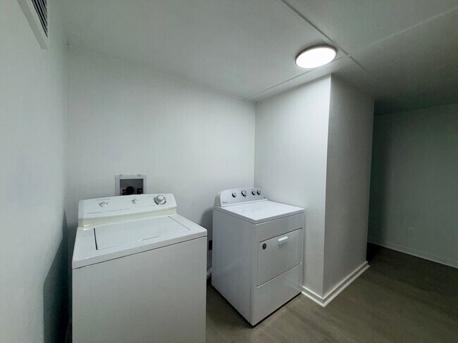 Foto del edificio - 1527 W 11th