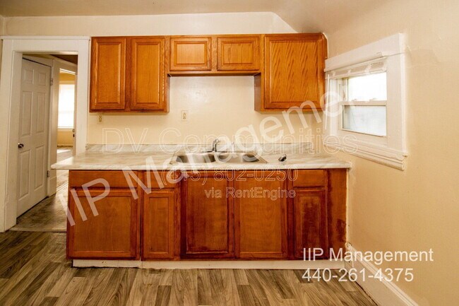 Foto del edificio - 2142 W 105th St