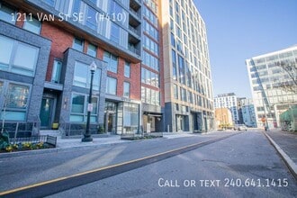 Building Photo - 1211 Van St SE