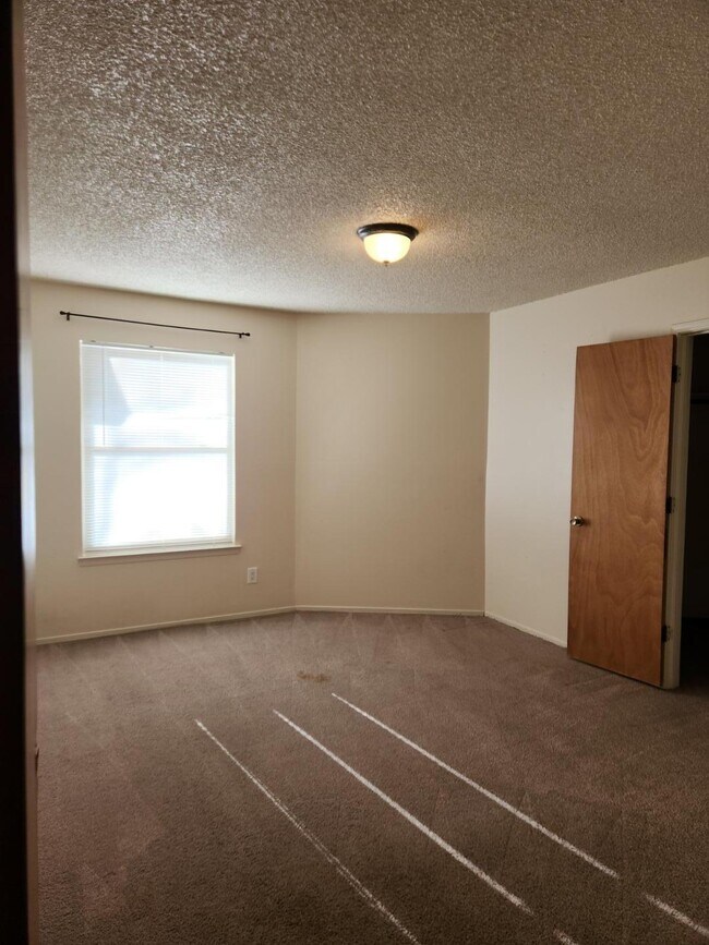 Foto del edificio - 5325 Heritage Way NE