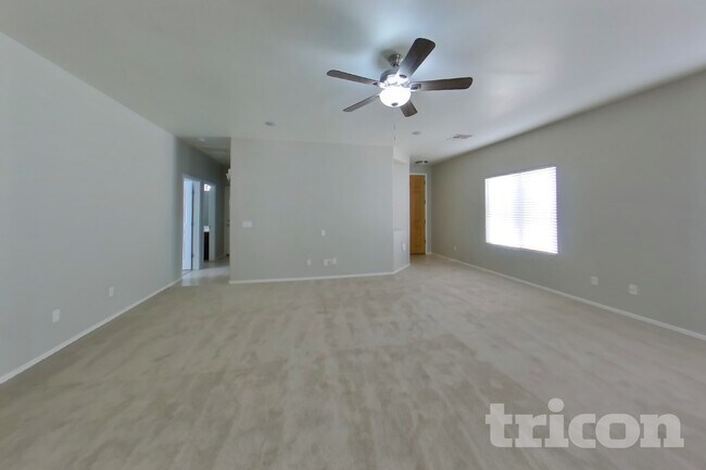 Foto del edificio - 1154 E Canyon Trail