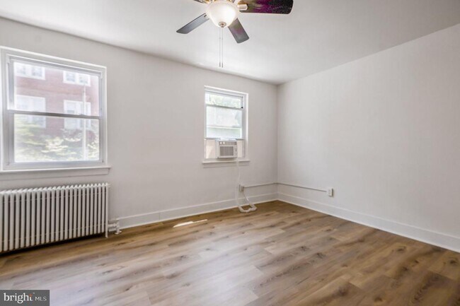 Building Photo - 2538 9th St NW