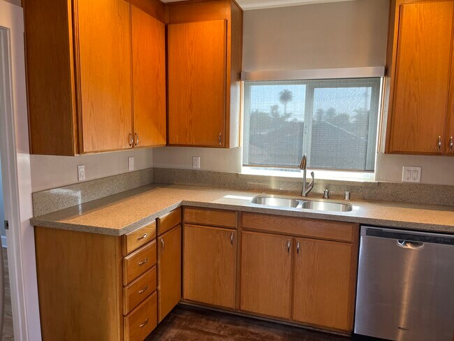 Kitchen - 1351 Prospect Ave