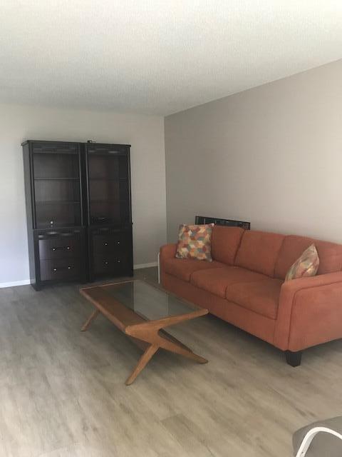 Foto del edificio - 340 Mansfield Dr
