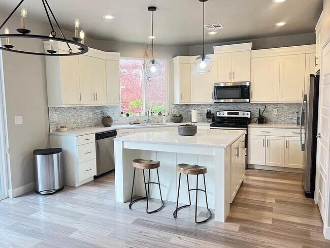 Foto del edificio - 438 N Stone Mountain Dr
