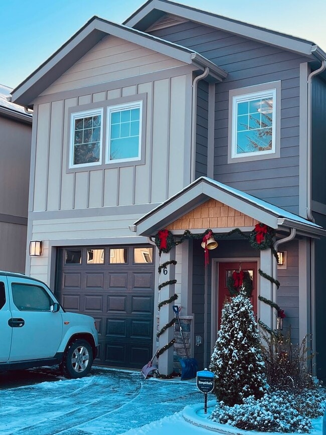 Building Photo - 2520 Sunset Dr