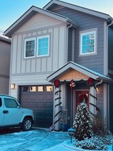 Building Photo - 2520 Sunset Dr