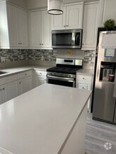 Building Photo - 500 Sanderling Ln