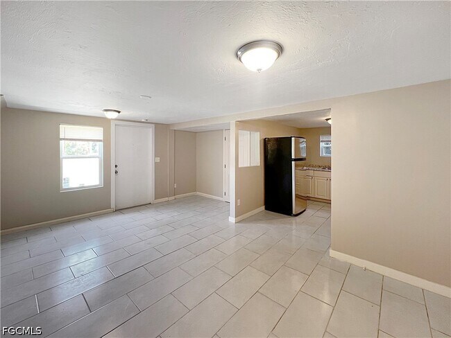 Foto del edificio - 1615 Evans Ave