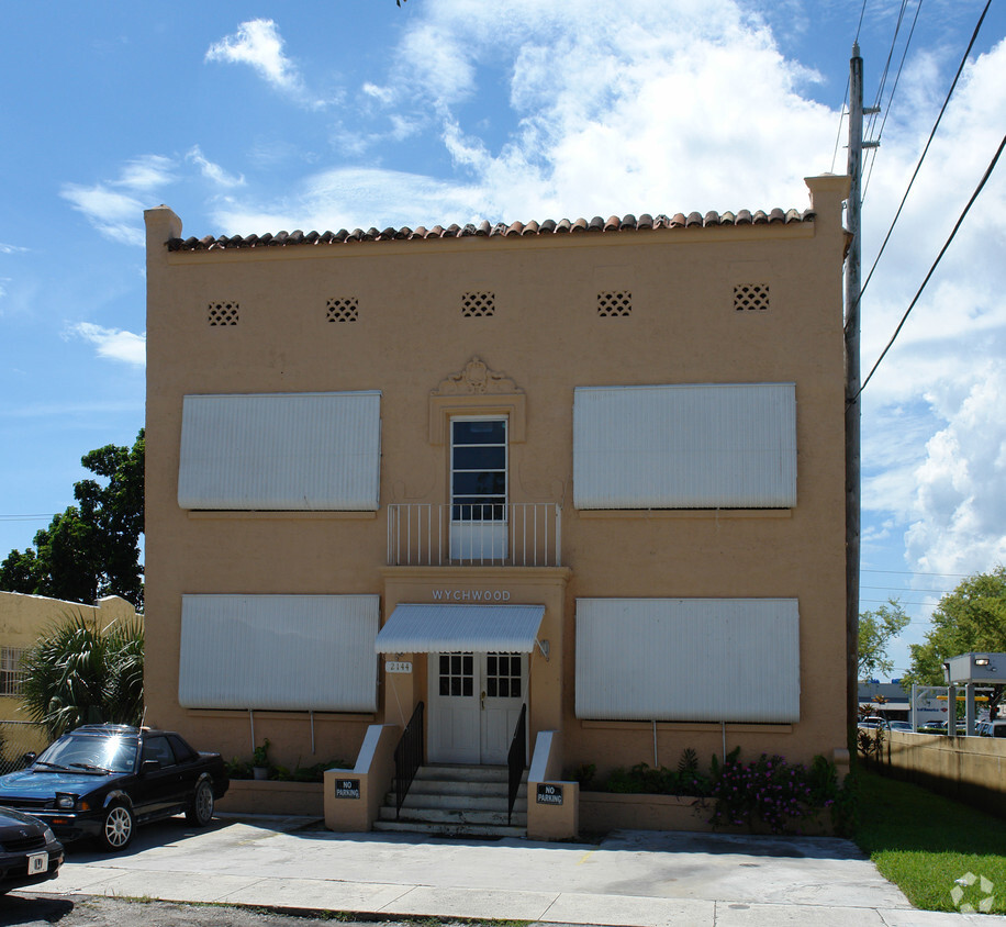 Primary Photo - 2144 SW 6th St