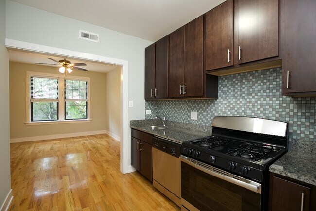 Building Photo - 3908 N Janssen Ave