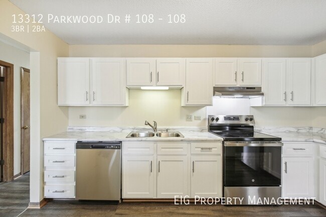 Foto del edificio - 13312 Parkwood Dr