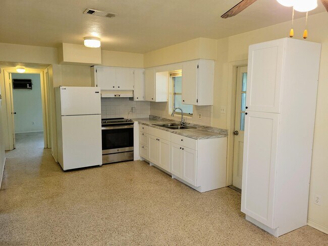 Building Photo - 755 42nd Ave N