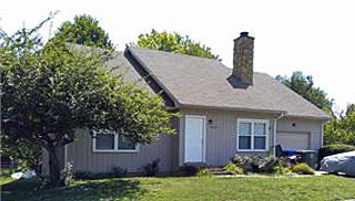 COMING SOON! Attractive 3 BR, 2 Bath Home!... - COMING SOON! Attractive 3 BR, 2 Bath Home!...