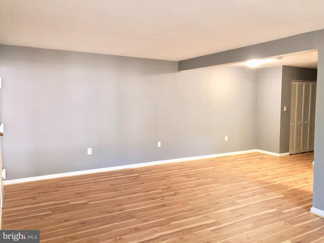 5600 Bismach Dr Unit 104, Alexandria, VA 22312 Condo for Rent in