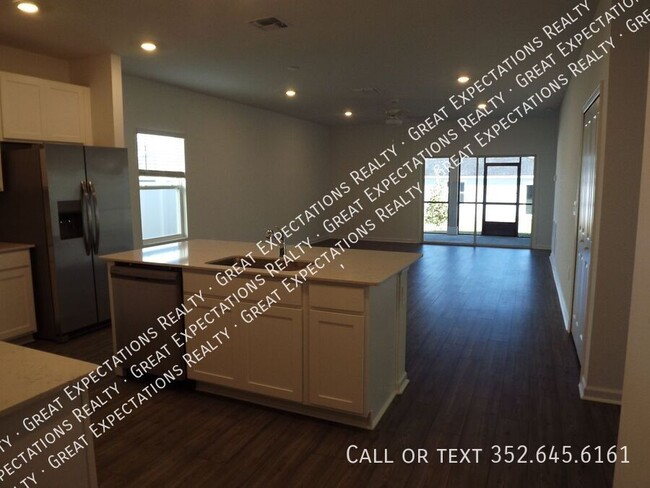 Foto del edificio - 4706 SW 83rd Lp