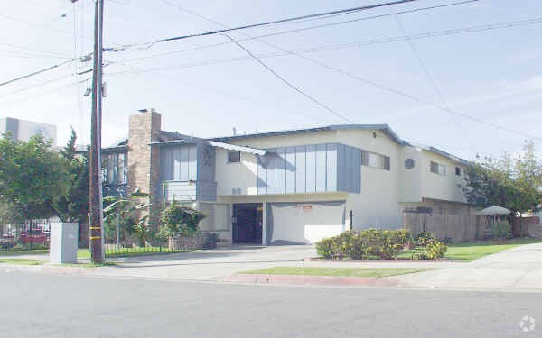 Primary Photo - 919 S Flower St