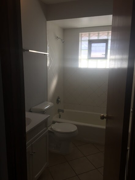 Foto del edificio - 283 Yates Ave