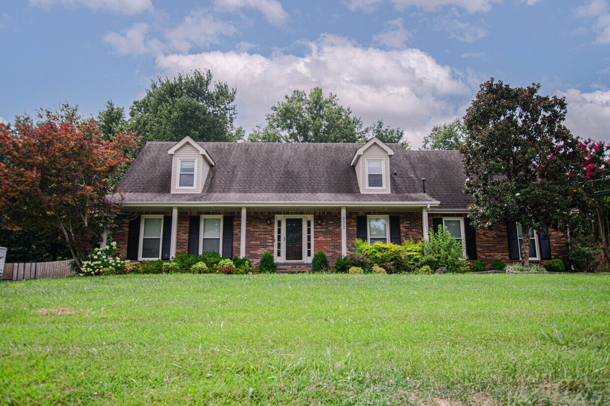 Foto principal - Pet Friendly Three Bedroom!
