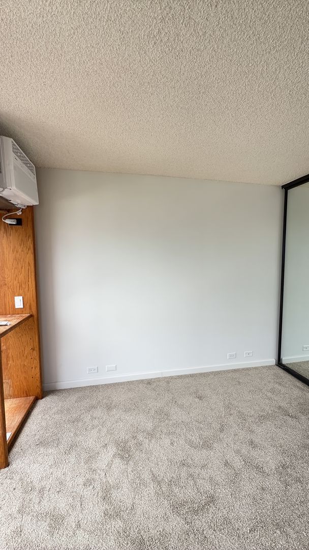 Foto del edificio - $2000 1BR/1BA, 1 Covered PKG, in the heart of Honolulu.