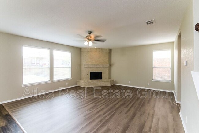 Foto del edificio - 12130 Karnes Way