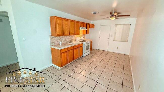 Building Photo - 1217 Tulare St