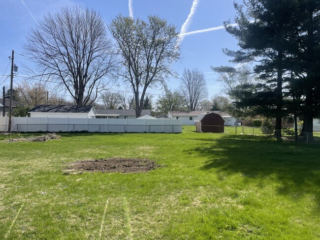 Foto del edificio - 810 IL-121