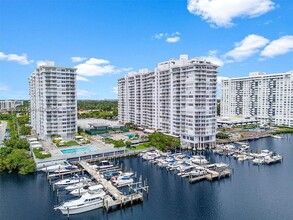 Building Photo - 18071 Biscayne Blvd