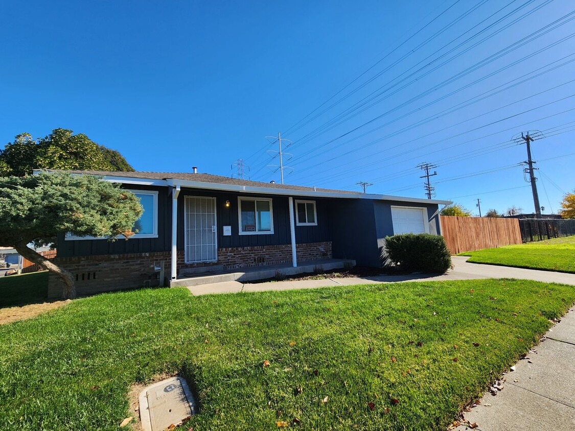 Photo - 6431 Wire Drive - Sacramento 95823