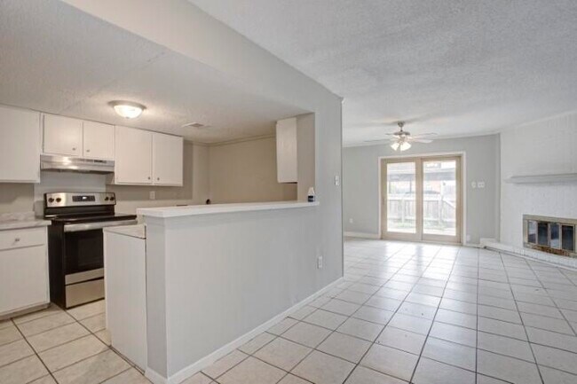Building Photo - 1755 Fox Hunt Ln