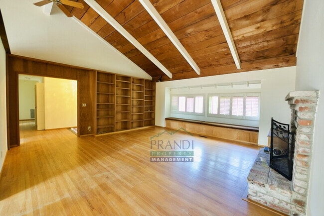 Building Photo - 801 Chamberlain Ct