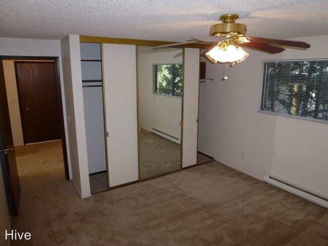 Building Photo - 104 N 104th St