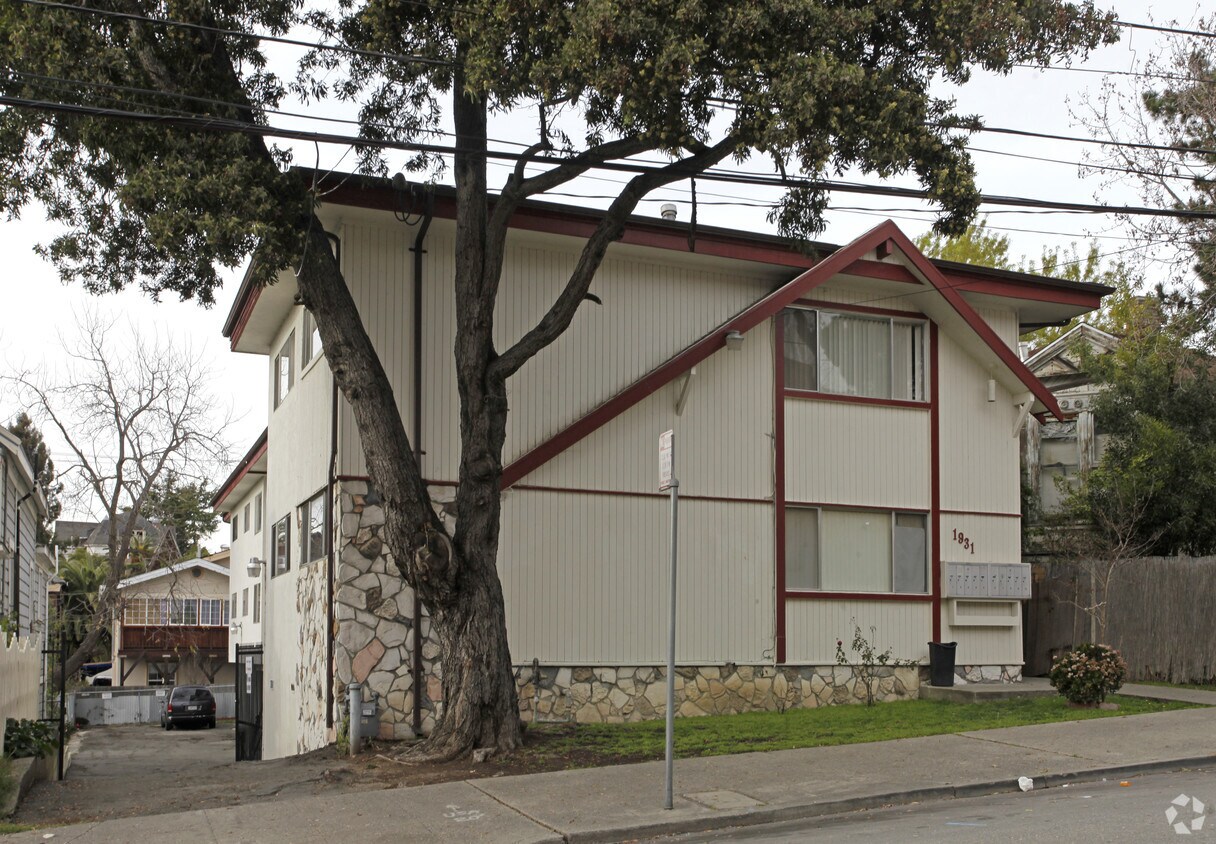 Primary Photo - 1931 12th Ave