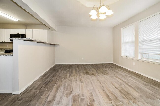 Foto del edificio - 800 Plaza Dr